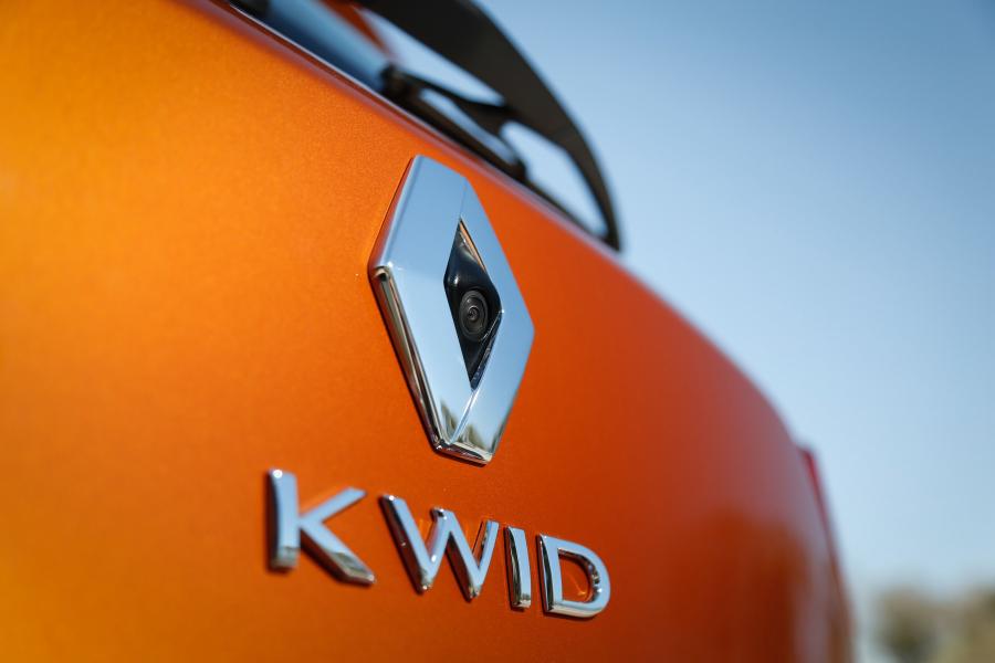 Логотип Renault Kwid Intense 2017 года  (LA) (фото 36 из 51)